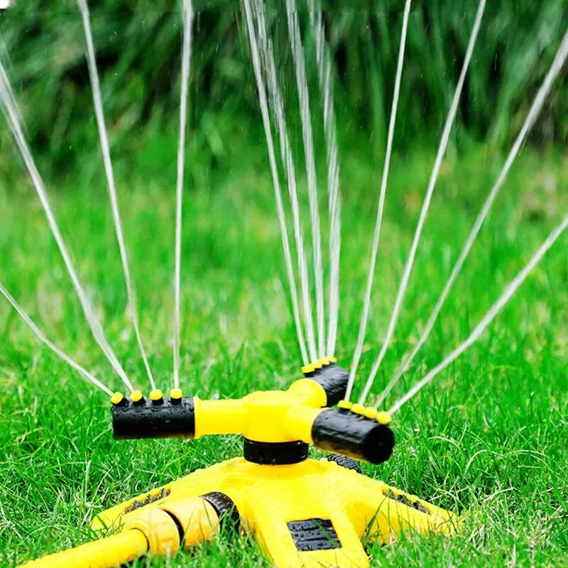 Aspersor Automático Rotativo 360° com Cabeça Tripla para Irrigação Eficiente de Jardim